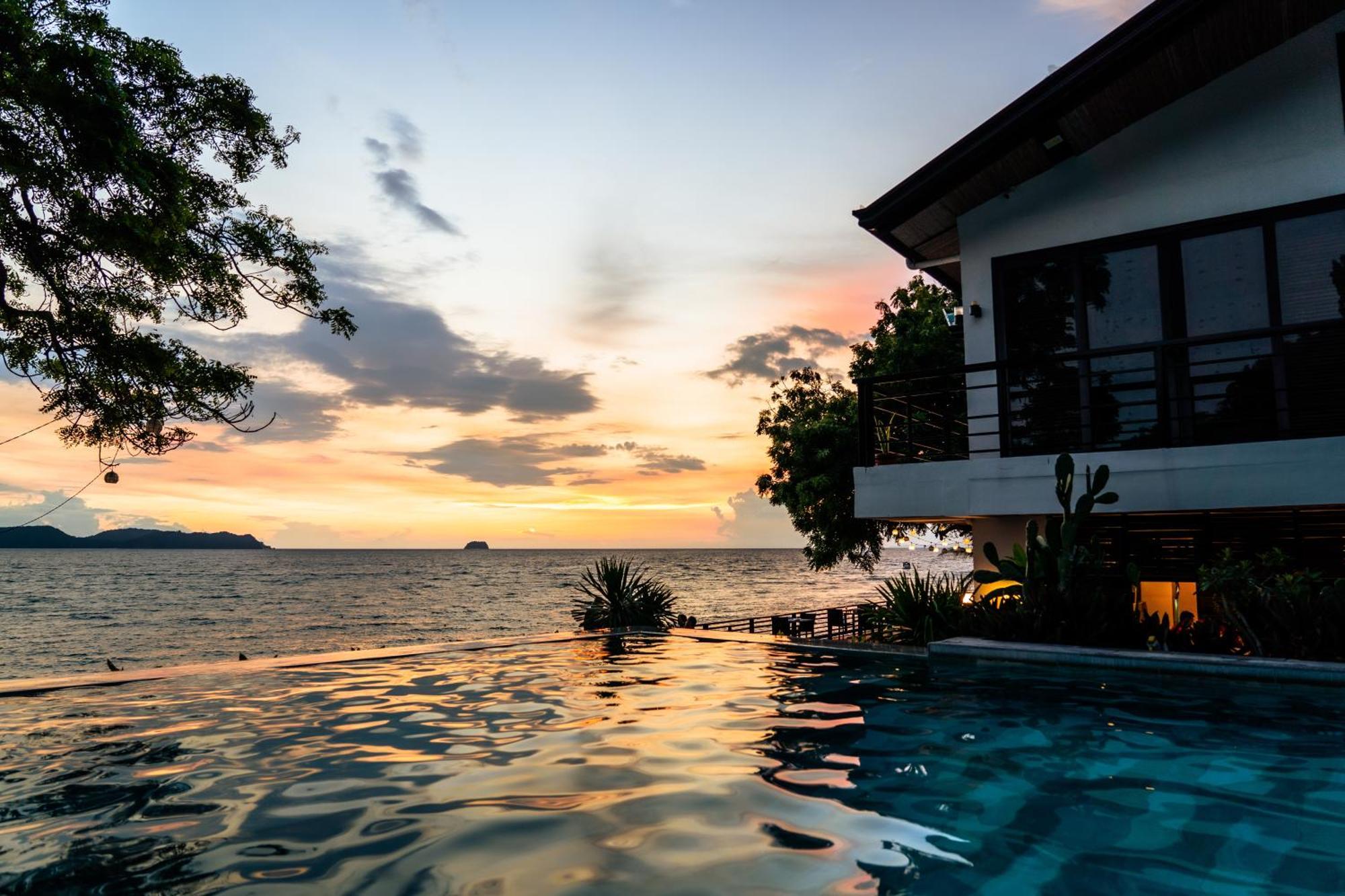 Altamare Dive And Leisure Resort Anilao Mabini  Zewnętrze zdjęcie
