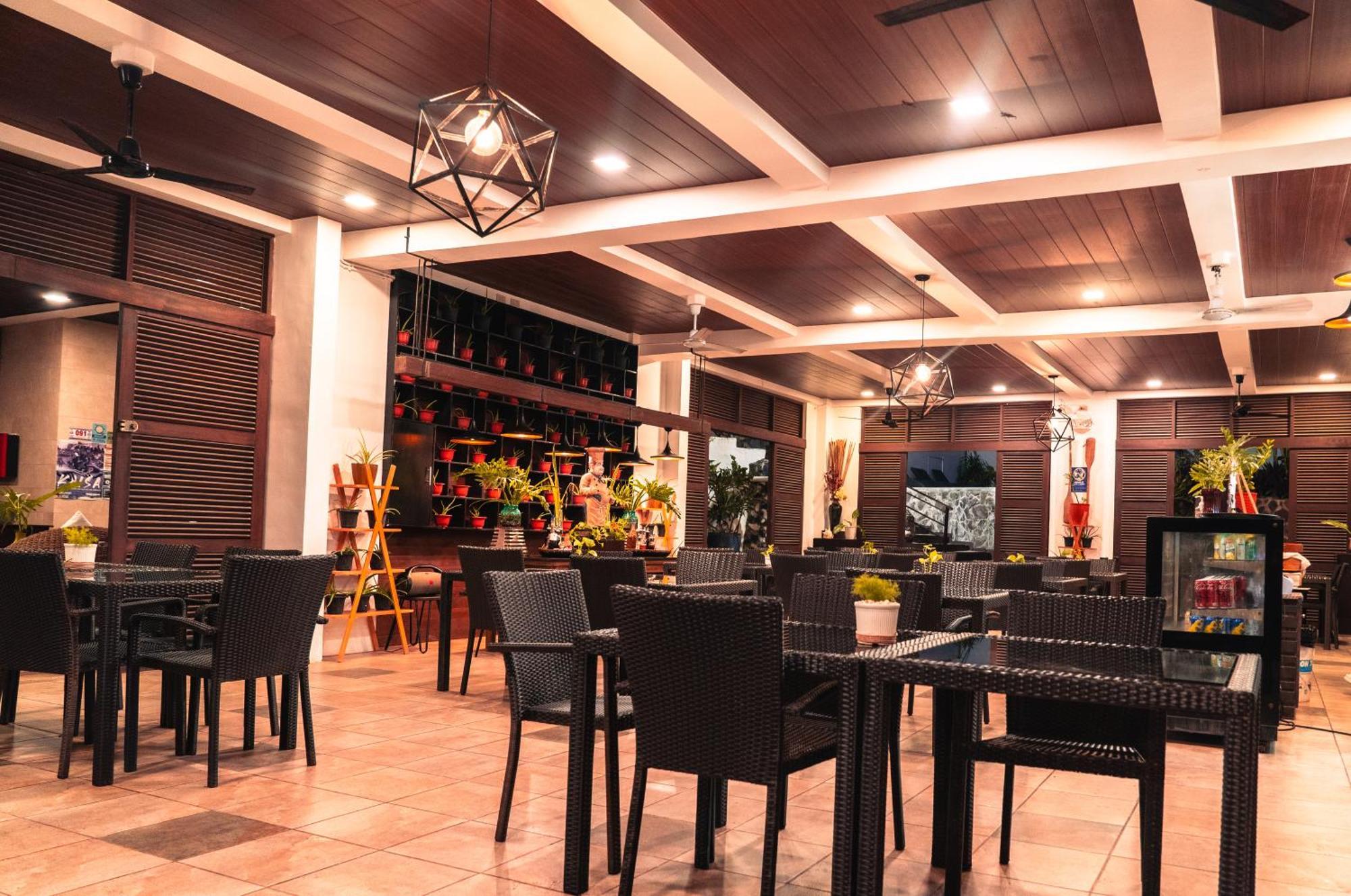 Altamare Dive And Leisure Resort Anilao Mabini  Zewnętrze zdjęcie